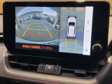 【パノラミックビューモニター】専用のカメラにより、上から見下ろしたような視点で360度クルマの周囲を確認することができます☆死角部分も確認しやすく、狭い場所での切り返しや駐車もスムーズに行えます。