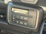 オートエアコンは温度を設定すれば自動で快適な状態をキープしてくれるので運転中の温度操作が減るので楽々ですね♪