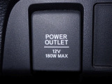 アクセサリーソケット機能付きです。消費電力120W(10A)以下のアクセサリーに、直流12Vの電源を供給します。