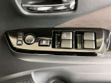 パワーウインドウは運転席ワンタッチ式になっています。挟み込み防止機能付きなので小さなお子様やペットの安全も確保します。