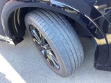 タイヤの残量は是非お車でご確認下さい。