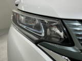 LEDヘッドライトは、点灯の瞬間から最大光量を発揮し、突然暗くなるトンネルなどでの安定感を高めます。