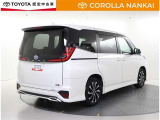 リアはシンプルでスタイリッシュなデザインです。
