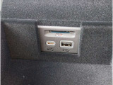 AppleCarPlayなどにも対応しているため、移動中のナビやオーディオ接続も気軽に対応しております!