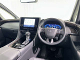運転席まわりです。 各操作スイッチは使いやすい位置に配置されてます。