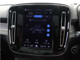 先進のエアピュリファイヤー(PM2.5センサー付)は、車内に侵入する有害なPM2.5微粒子を最大80%除去。よりクリーンで健康的な空気で満たされたキャビンであなたとあなたの大切なゲストをお迎えします。