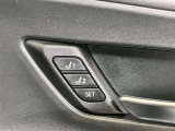 運転席シ-トポジションメモリー(2メモリ-)、ドライバー2名分のシ-トポジションを記憶・再現できる機能を搭載しています