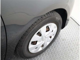 かっこいいホイールですね。 車のイメージを大きく左右するホイール部分はコダワリを持ちたいですね。