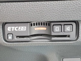 ETC2.0車載器が装備されております。路車協調システムによる運転支援サービスを受けることができる車載器です。カードを挿入して直ぐに使えるようセットアップ(有料)してお渡しします。