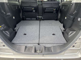 積載性が広がるシートアレンジ。倒し方や可動域、荷室の広がりが分かり、使い道を想像できます。