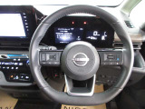 運転が楽しくなる明るく開放的な運転席まわりです。