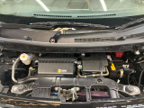 エンジンルームもクリーニング済みできれいですよ。日産の整備士がしっかりと丁寧に点検していますので安心してお乗りいただけます