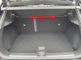 普段のお買い物や通勤、送迎等に十分な荷室スペースを確保しております。セカンドシートを倒すと、大きな荷物の積載も可能です。