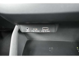 USB電源Aタイプが1個、Cタイプが1個ございます