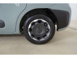 純正15インチスチールホイルでフルキャップです。タイヤサイズは185/65R15になります♪