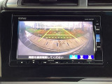 バックモニター付きで、車庫入れやバック時の後方確認をしっかりサポート。モニターに映し出される映像で死角も確認しやすく、狭い場所での駐車や後退時の操作をより安心して行えます。