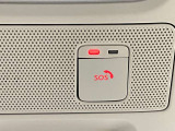 【SOSコール】事故や急病の時にボタンひとつで専門のオペレーターに接続。エアバックが開く事故の時は自動でオペレータに接続してくれます!