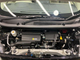 エンジンルームもクリーニング済みできれいですよ。日産の整備士がしっかりと丁寧に点検していますので安心してお乗りいただけます