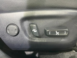 【パワーシート】スイッチ一つで簡単にシートの微調整が可能!電動だから力もいりません!快適なシートポジションにセットして、快適なドライブをお楽しみください。