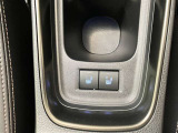 運転席/助手席シートヒータースイッチが付いています。