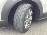 タイヤの残量は是非お車でご確認下さい。
