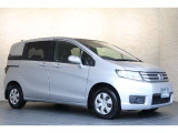 このお車はホンダ純正光脱臭・抗菌加工を納車前に致します。光触媒消臭は光触媒と銀イオンにより消臭とウイルス除菌や抗菌効果のダブル効果で車内を快適に保ちます。