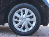 【ホイールキャップ】車に良く似合う純正ホイールキャップが装備されています。ノーマルタイヤ、スタッドレスタイヤもU-Select交野にお任せください。