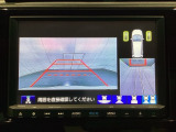 バックでの車庫入れも安心です!リアカメラが付いているバックモニター付のナビを装備しております。バンパーについているソナーや、操作線もついており距離感も画面から確認できます。