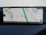 マツダコネクトの10.25インチワイドセンターディスプレイです。『Android Auto』『Apple CarPlay』や独自のコネクテッドサービスに対応したインターフェイスシステムです。