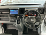 【前方視界】開放的な前方視界!運転がしやすく疲れにくいです♪窓が大きく、見通しがとっても良いおクルマですよ♪
