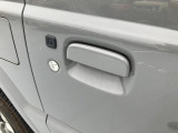 ご遠方のお客様には専門業者を介した陸送納車サービスがございます【※有料】。 お住まい・お届けご希望ご希望の地域をご連絡頂ければ輸送費用のお見積りと輸送期間の目安をご案内させていただきます。