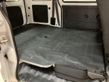 シートを格納すると、フラットな荷室を確保!