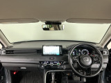 【前方視界】開放的な前方視界!運転がしやすく疲れにくいです♪窓が大きく、見通しがとっても良いおクルマですよ♪