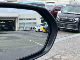 左右のドアミラーにブラインドスポットモニター(BSM)が装備されています♪