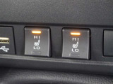 快適温熱シート(運転席・助手席)が装備されています。負担のかかりやすい肩や腰、冷えやすい下肢を効果的に温めてくれます。