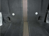 ◆ISOFIX◆シートベルトいらずでチャイルドシートと固定金具を連結するだけでガッチリ固定できます。
