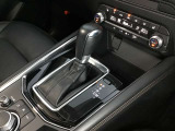 オートマのシフトレバーは操作しやすい位置にあります。