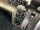 発進時から滑らかに加速する無段階変速のCVTはストップ&ゴーの多い街の中も快適です