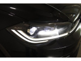 LEDヘッドライト+LEDテールランプ付き。高い視認性を確保しながら、消費電力の少なさと長寿命を実現させた次世代のライトです。