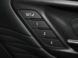 運転席のパワーシートは3名様分までメモリー機能付きです。