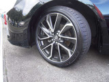 タイヤサイズ225/40R18ですね!