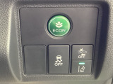 【eコンスイッチ】低燃費運転をサポートするECONモード。スイッチをONすると、エンジンやトランスミッション、A/Cなどを協調制御し、燃費の向上に貢献。エコドライブの効果を高めます。