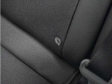 ◆ISOFIX◆シートベルトいらずでチャイルドシートと固定金具を連結するだけでガッチリ固定できます。