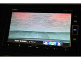 バックカメラが装備されており、後方の安全確認はもちろんのこと狭い場所での駐車や雨の日・夜間など視界の悪いコンディションでのストレスの軽減にもなります!