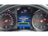 高いレベルの知性を備えたメルセデスの「インテリジェントドライブ」は、ドライバーの疲労を軽減し、安全かつ快適なドライブの一助となります。