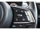 右:全車速クルーズコントロールの操作スイッチで、アイサイトと連動し前方車両に追従走行できます。