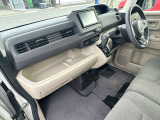お客様のご予算帯に合わせたお車を常時50台以上取り揃えています!当社のスタッフがお客様のお車選びをしっかりサポートしご提案させていただきます!