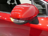 デザインと機能性を両立したサイドターンランプ付きのお車になります!!