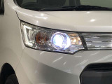 HIDヘッドライトです。デザイン性がよくとても明るいので、夜間の走行や悪天候でも安心です。