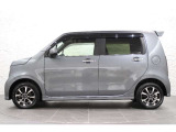 このお車はホンダ純正光脱臭・抗菌加工を納車前に致します。光触媒消臭は光触媒と銀イオンにより消臭とウイルス除菌や抗菌効果のダブル効果で車内を快適に保ちます。